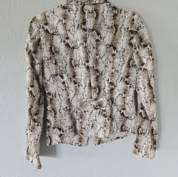 $148 WHBM Sbake Print Jacket Women Sz 4 One Button Padded Long Sleeve New - Picture 12 of 14